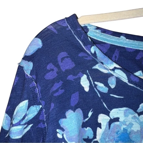 SUNDANCE Rosey Delights Henley Metallic Buttons Floral Top Blue Size Medium - Picture 3 of 14